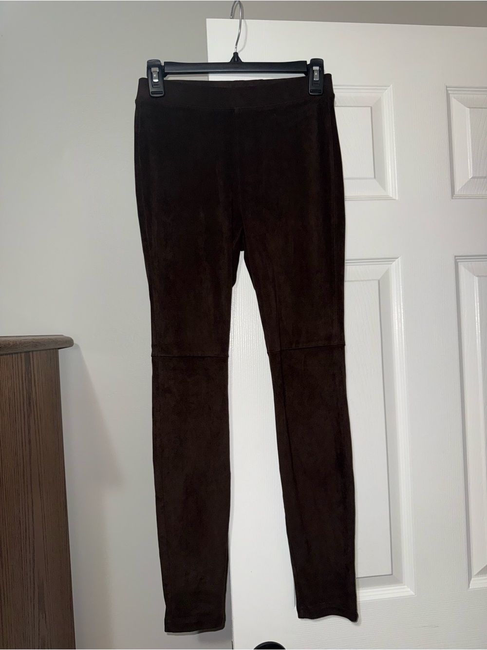 HUE Faux-Suede Skinny Leggings in Dark Brown